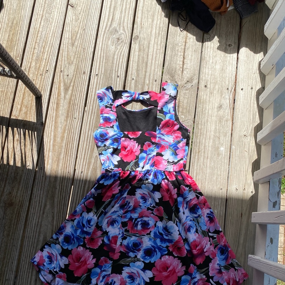 Dress - Picture 2 of 4